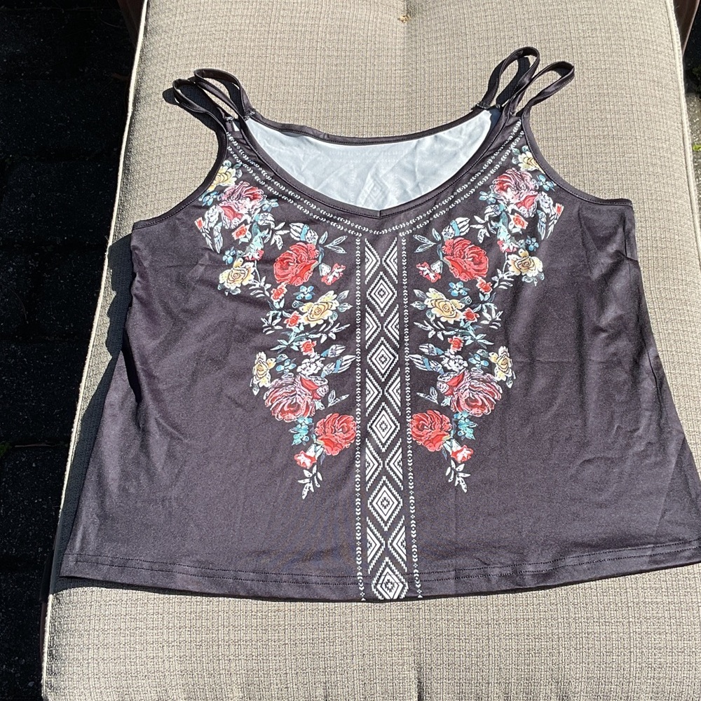Floral Embroidered Print Women's Top, Size Large